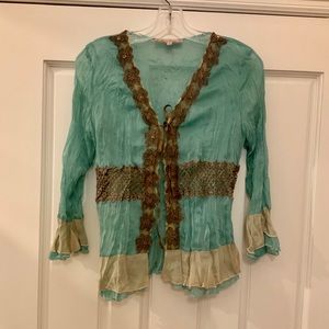 Young Essence sz Small seafoam green top